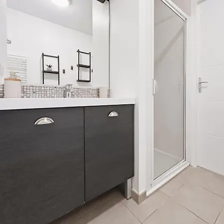 T2 Moderne Avec Terrasse, Et Calme Apartmán *
