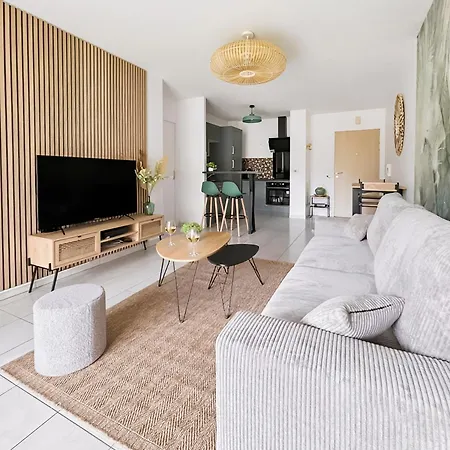 Apartamento T2 Moderne Avec Terrasse, Et Calme *